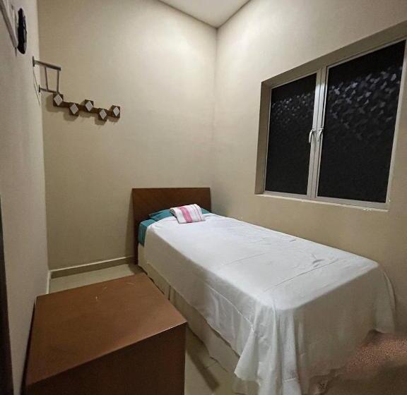 ペンション Mahasa Penarik Homestay