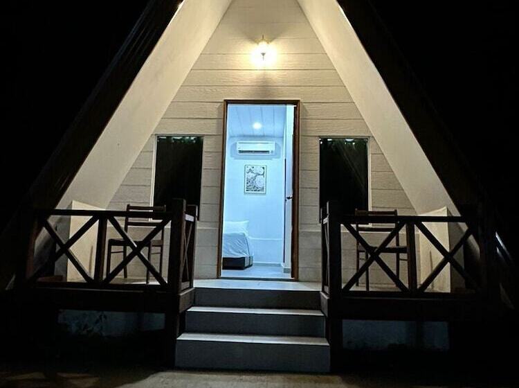 استراحتگاه Dumba Bay Tioman