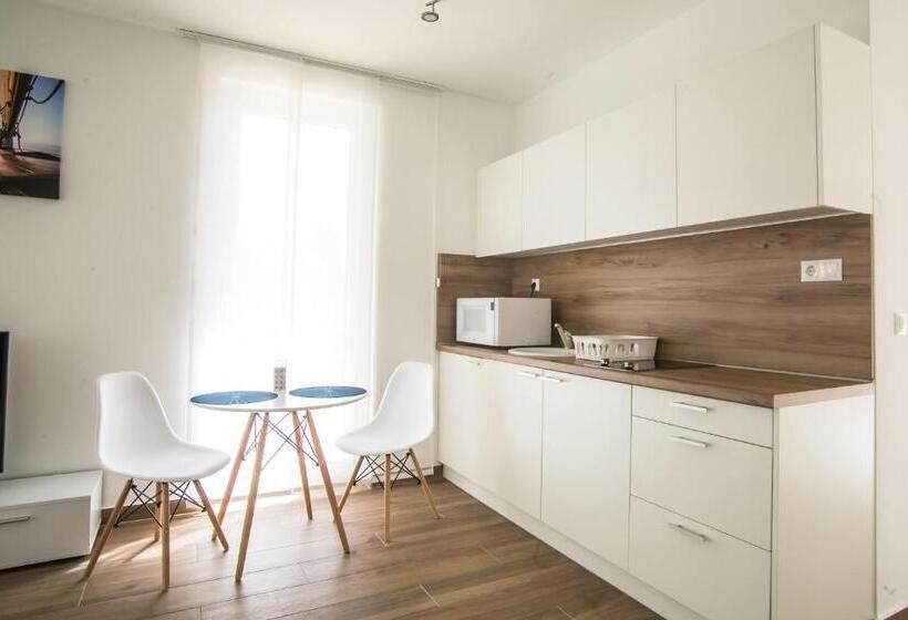 住宿加早餐  Anchor Apartman By Hellobalatonlelle
