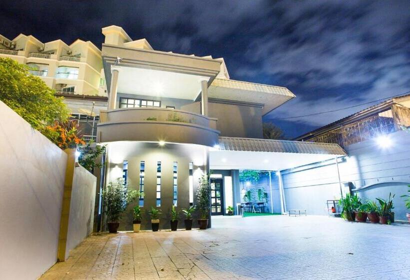 Bed and Breakfast G Beach Front Villa