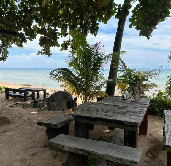 پانسیون Beach House