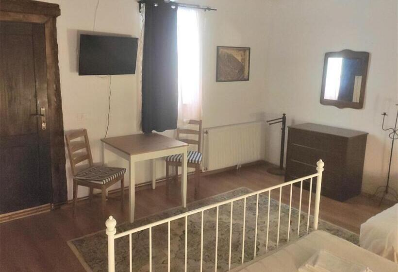 بنسيون Casa Marta