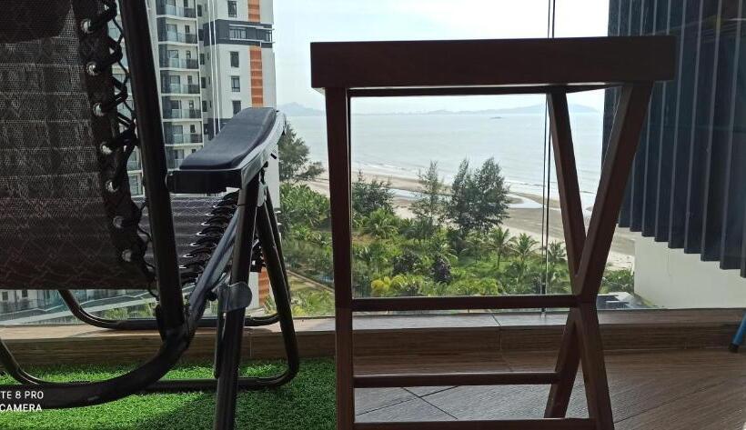 بنسيون D Qaseh Ummi Timurbay Pantai Balok Kuantan