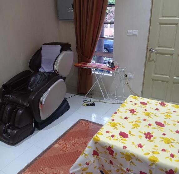 펜션 Desa Besut Inn