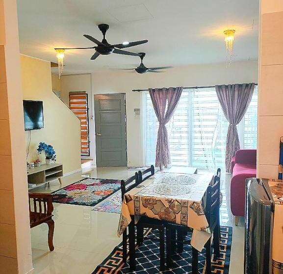 膳宿费 Naira Homestay Kota Bharu ,wakaf Che Yeh 4 Bilik 3 Aircond