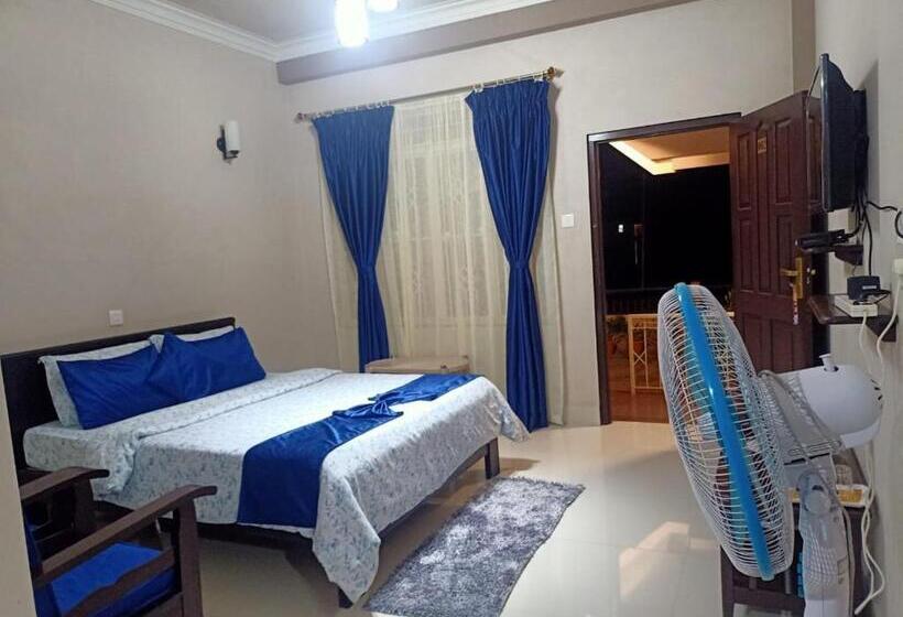 بنسيون The Escapade Inn
