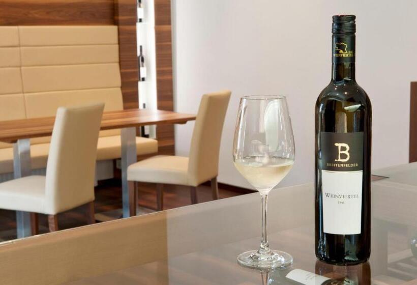 ペンション Weingut Breitenfelder