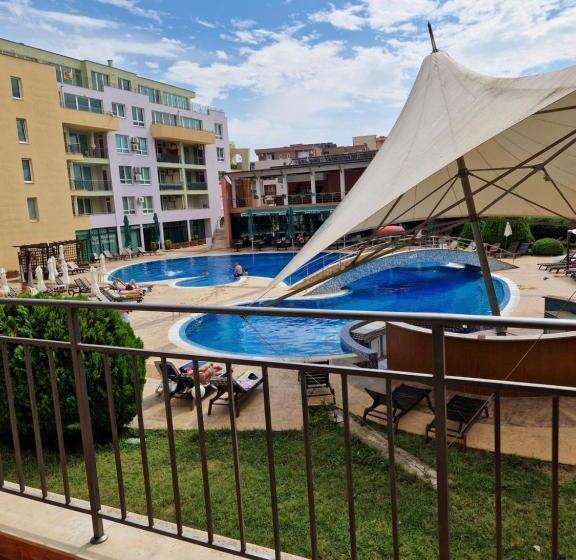 Pool View Apartment, Sunny Beach Resort