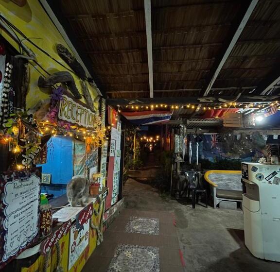 استراحتگاه Beach Shack Chalet Garden View Aframe Small Unit