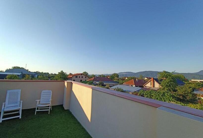 فندق صغير Pensiunea Byblos