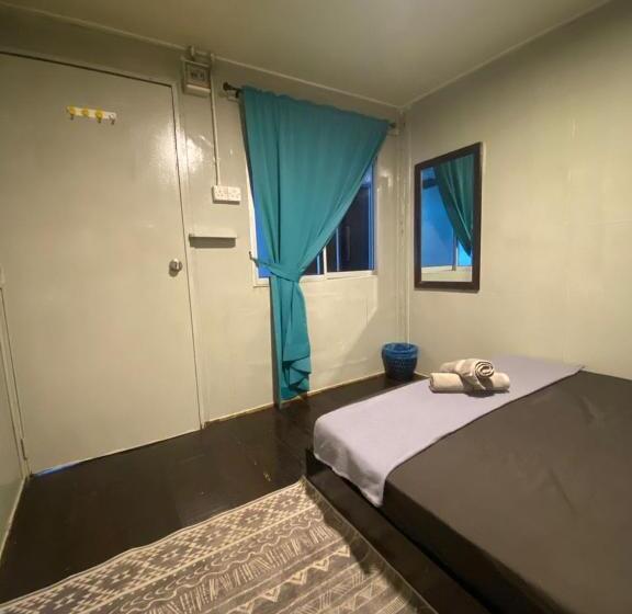 Общежитие Seahorse Diver Guesthouse