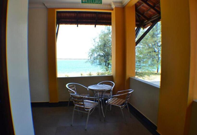 Общежитие Teluk Lipat Seaview Inn