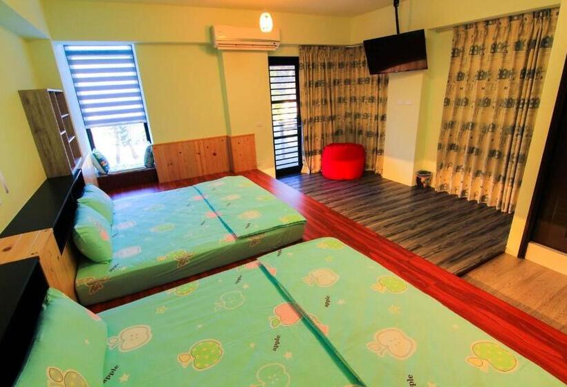 تختخواب و صبحانه Air Force