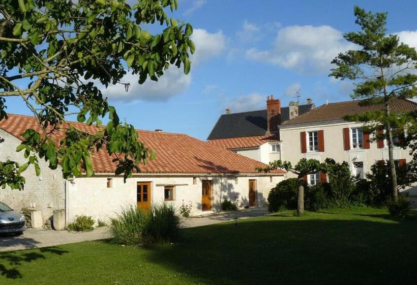 ベッドアンドブレックファースト Chambres D Hôtes Les Tilleuls