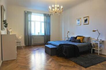 Chaka Apartments