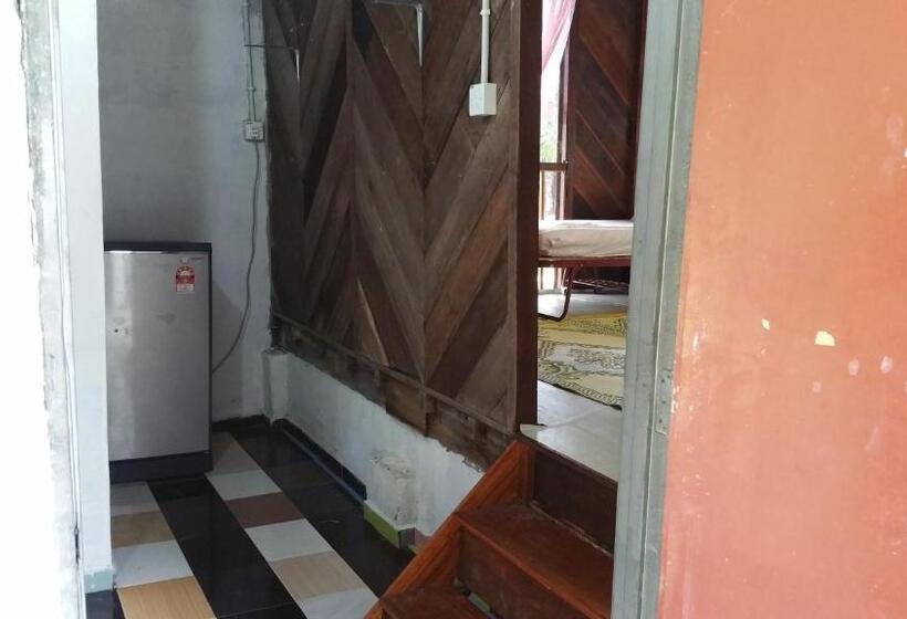 هتل Chalet Kampong Semawar