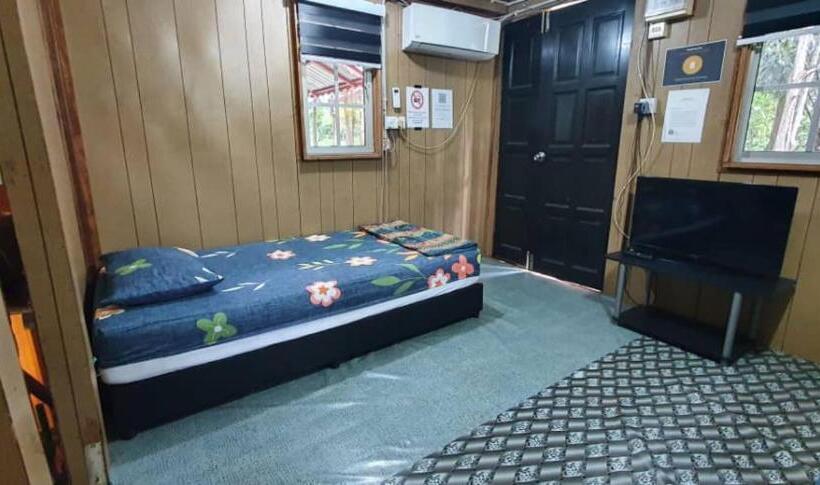 هتل Chalet Kampong Semawar