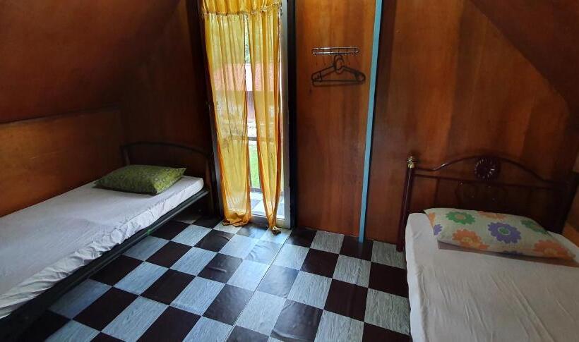 هتل Chalet Kampong Semawar