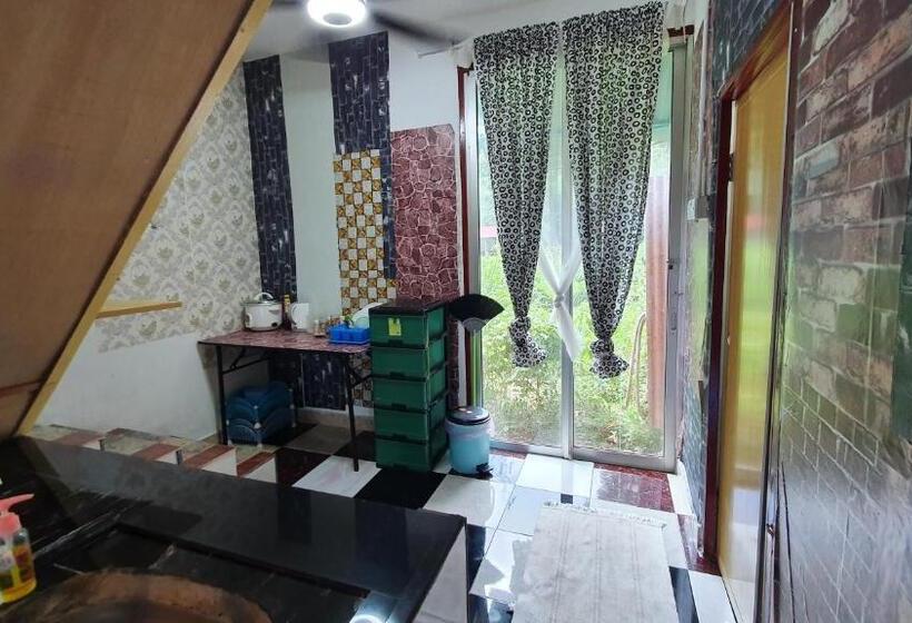 هتل Chalet Kampong Semawar