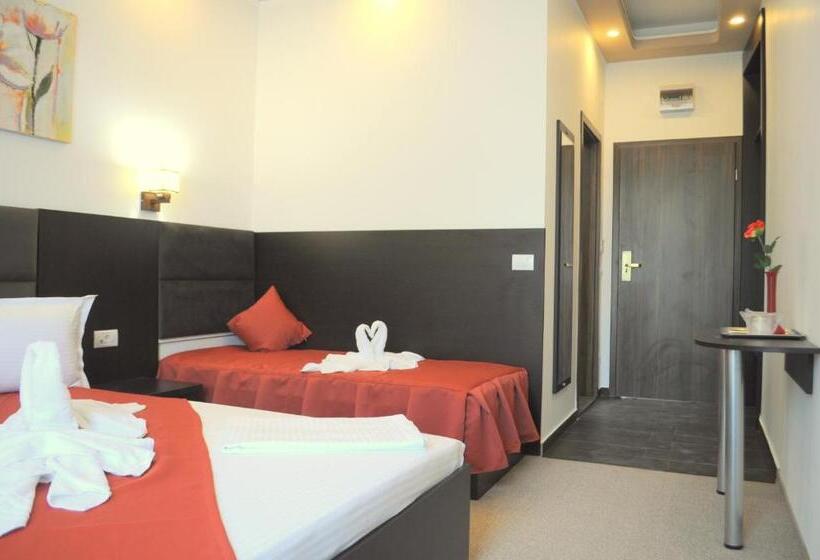 Otel Evia