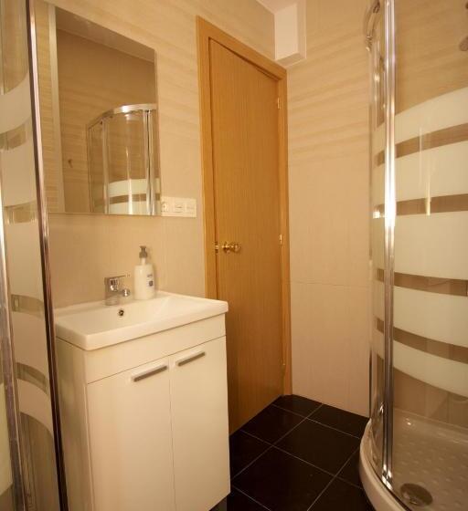ペンション Albergue Lalin Centro