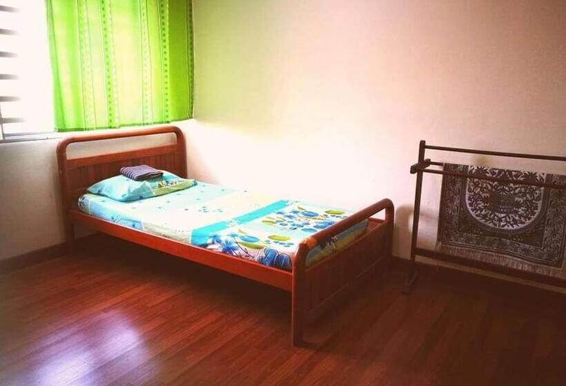 پانسیون Az Zahra Homestay Klia Sepang