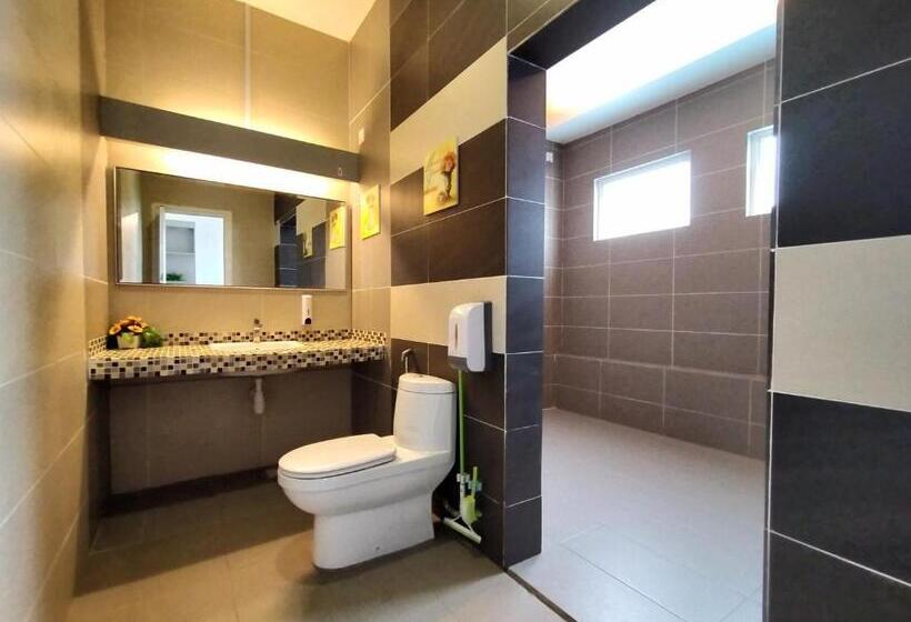 Пансион Lux Villa 6rm 12 To 22 Pax Wifi Netflix Bbq Steamboat Games Beach Water Park