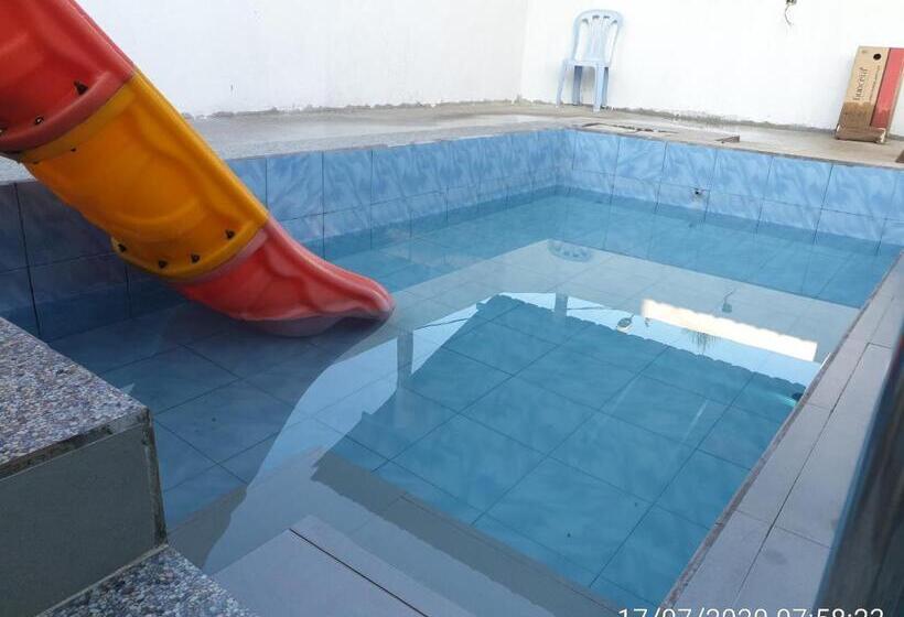 پانسیون Mri Residence   Homestay In Sg Buloh With Swimming Pool   No Pork&alcohol Allowed