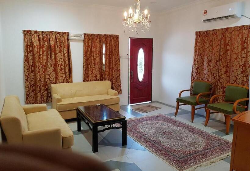 پانسیون Mri Residence   Homestay In Sg Buloh With Swimming Pool   No Pork&alcohol Allowed