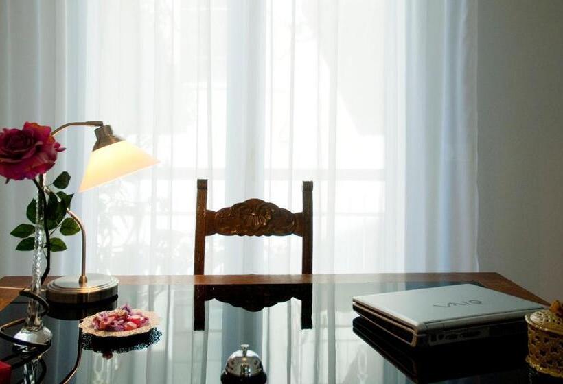 تختخواب و صبحانه Casa Antonelli