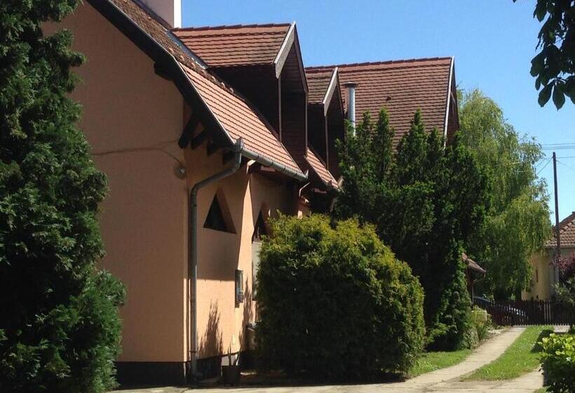 Bed and Breakfast Korona Panzió