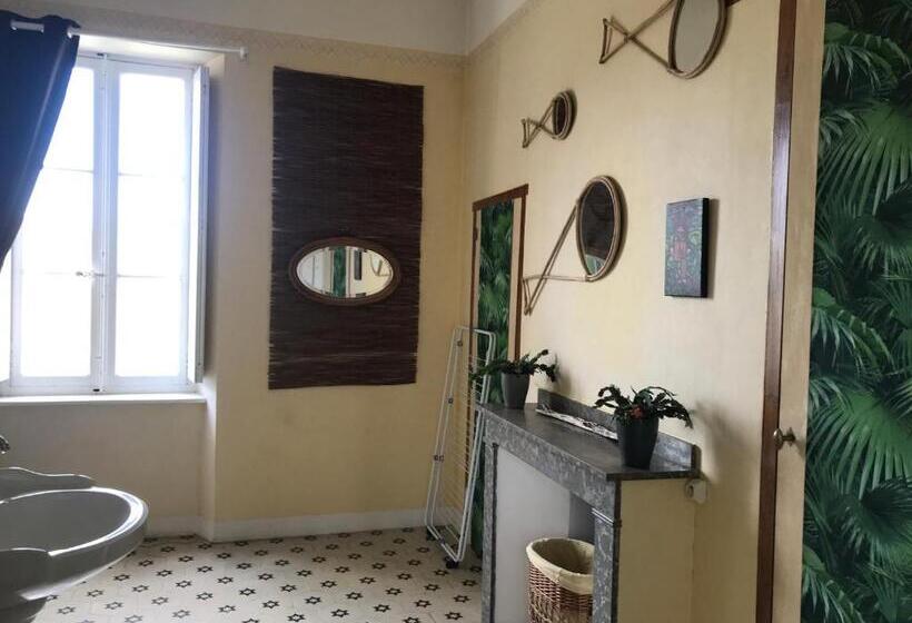 ベッドアンドブレックファースト La Casa Deva   Maison D Artistes