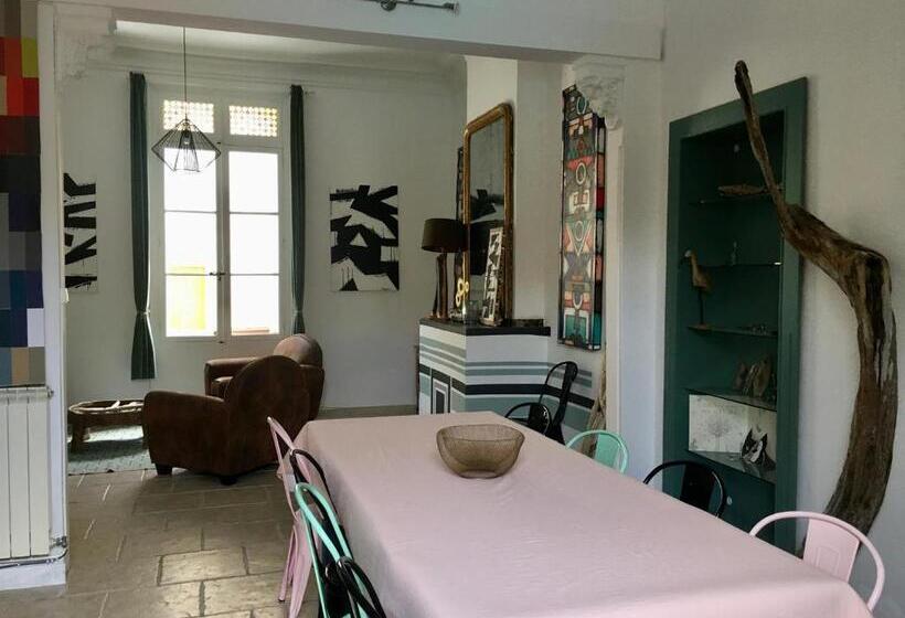 ベッドアンドブレックファースト La Casa Deva   Maison D Artistes