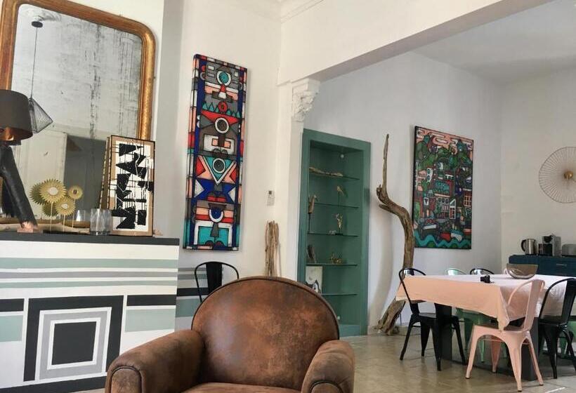 ベッドアンドブレックファースト La Casa Deva   Maison D Artistes