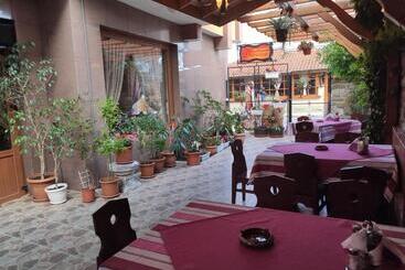 Family Hotel Denica