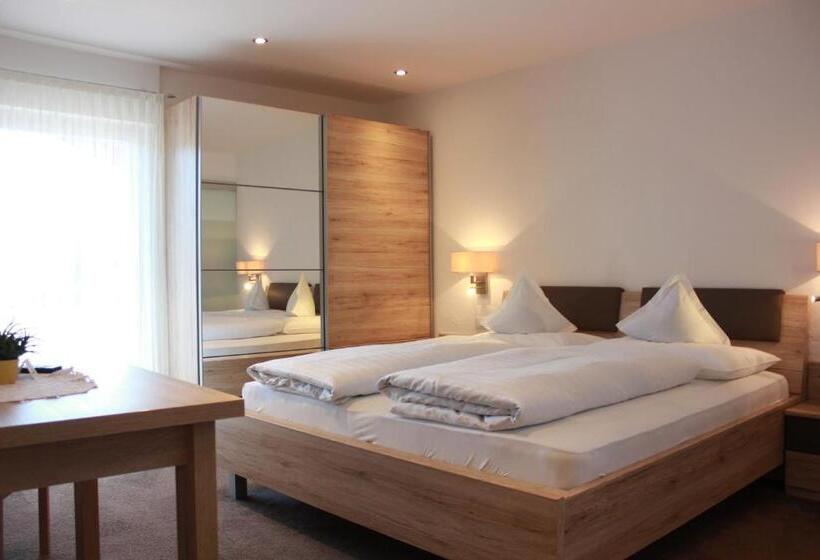 پانسیون Garni Hotel Dorothea