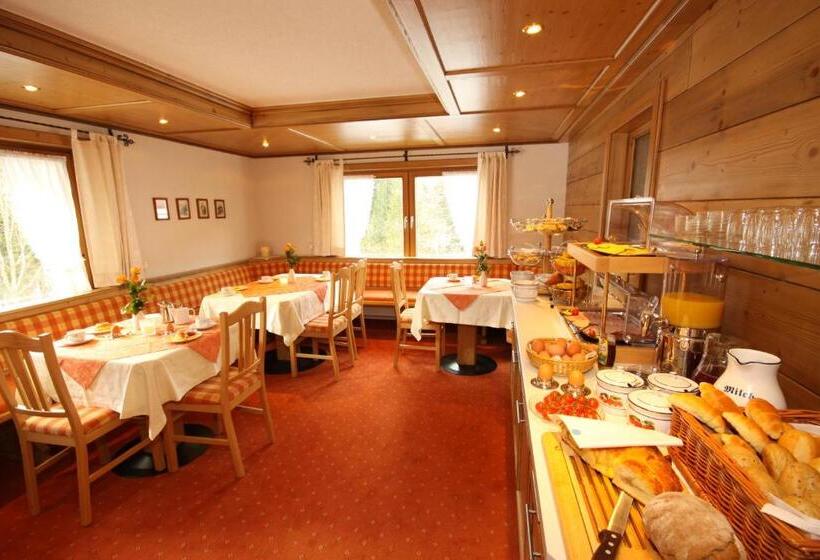 پانسیون Gästehaus Tannegg