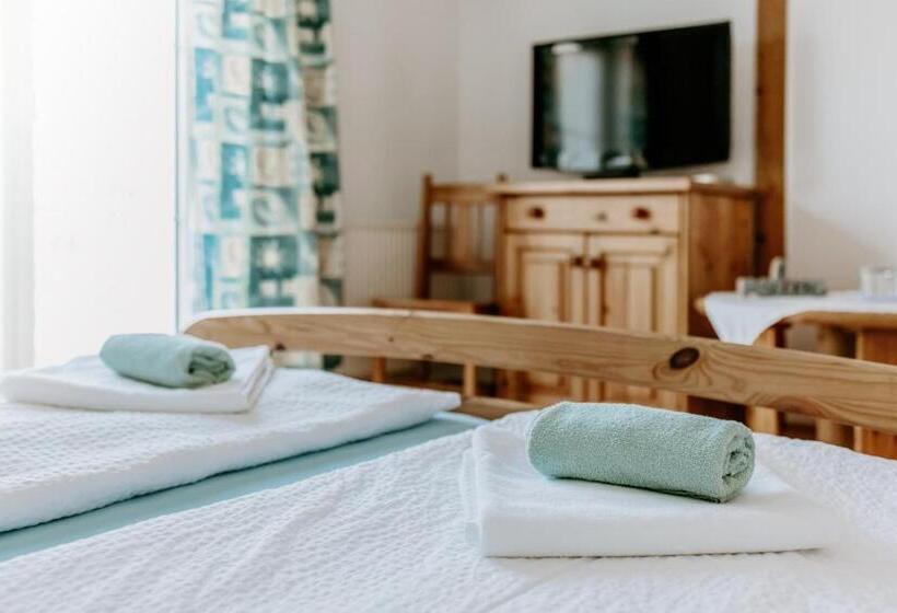 ペンション Kék Vendégház Family Resort