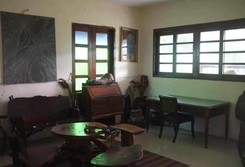 پانسیون Sepat Village House By The Beach