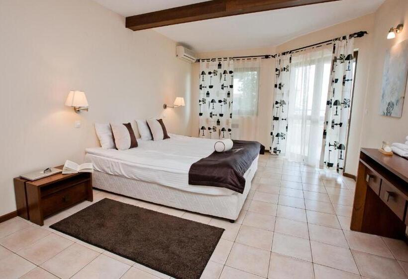 استراحتگاه Bell Tower At Blacksearama Golf&villas