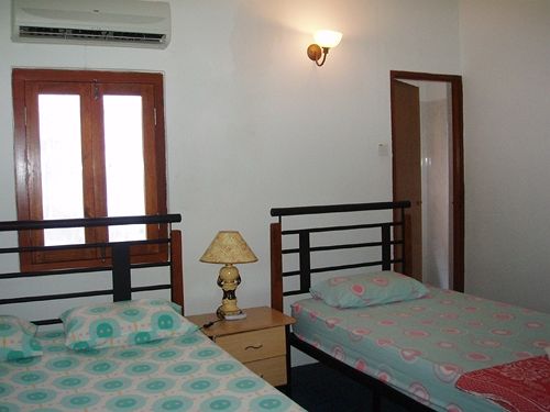 הוסטל Hutton Suites