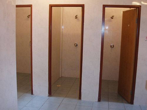 הוסטל Hutton Suites