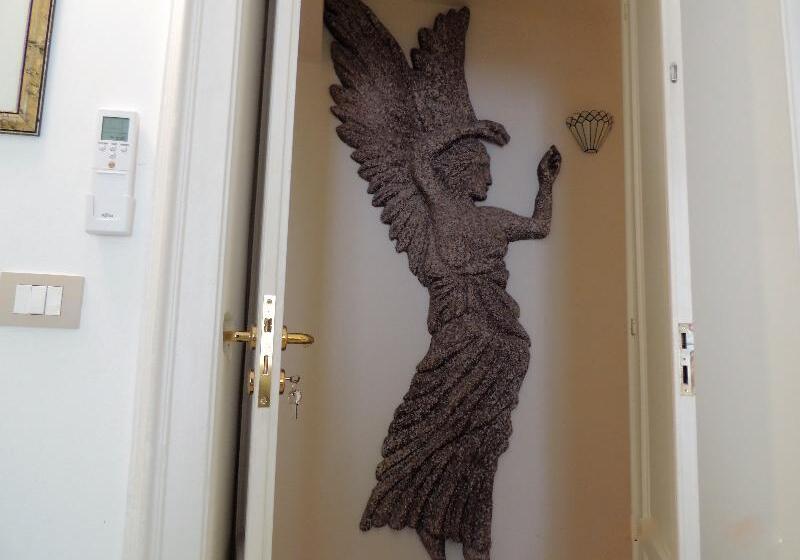 B&b Nike   Rooms Only