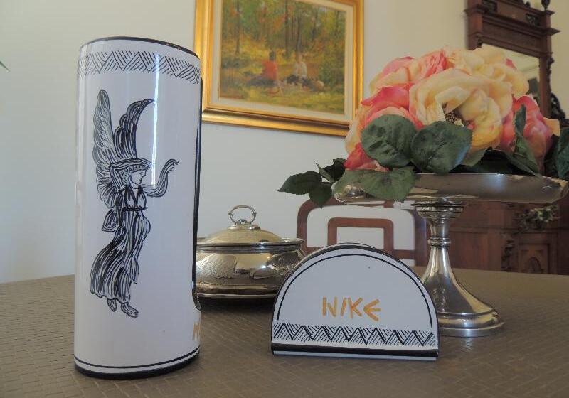 B&b Nike   Rooms Only