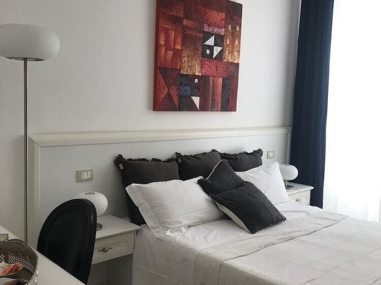 B&b Nike   Rooms Only