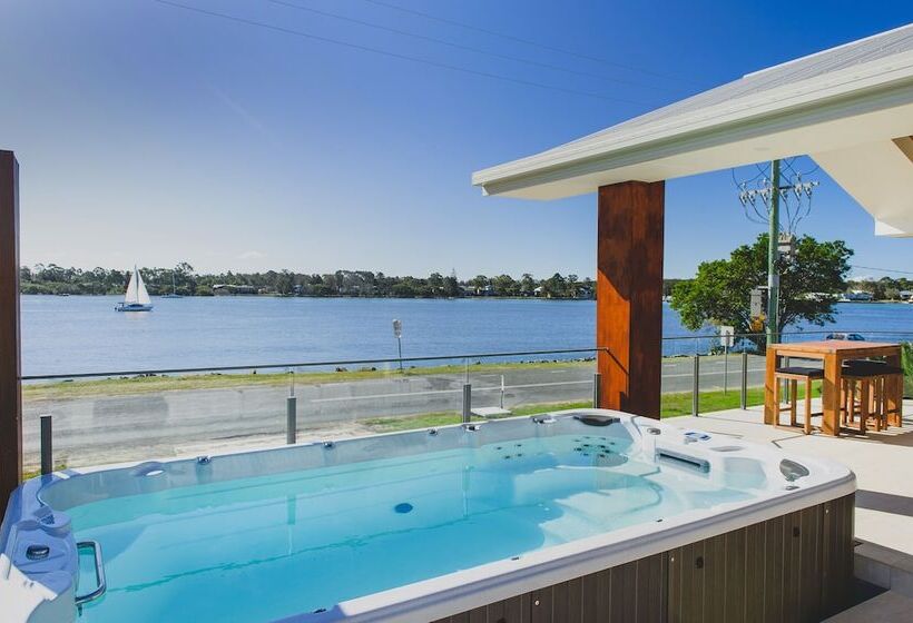 تختخواب و صبحانه Ana Mandara Luxury Retreat