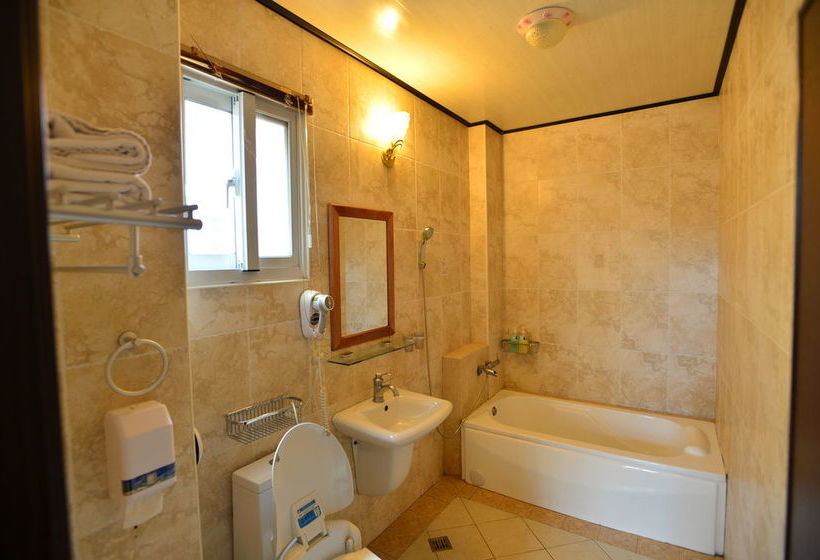 تختخواب و صبحانه Kenting Bonjour Resort