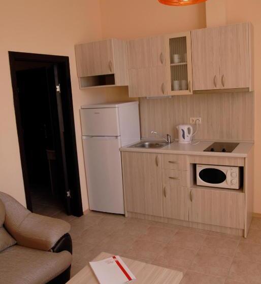 هتل Apartment Tourist Complex Rose Village