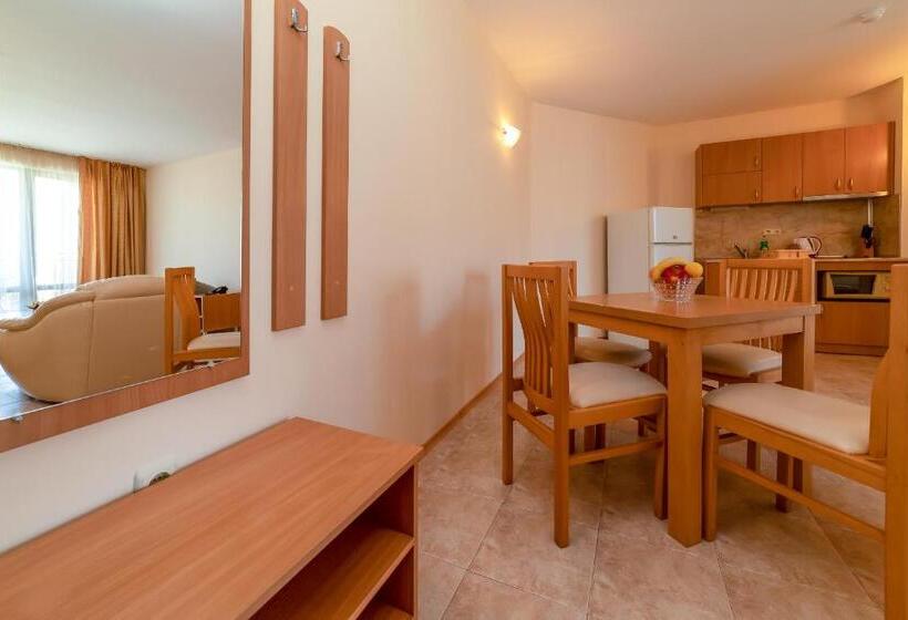 هتل Apartment Tourist Complex Rose Village