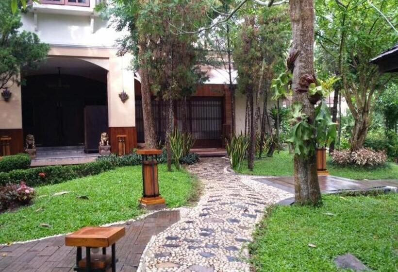 هتل Baanplaidoi Resort